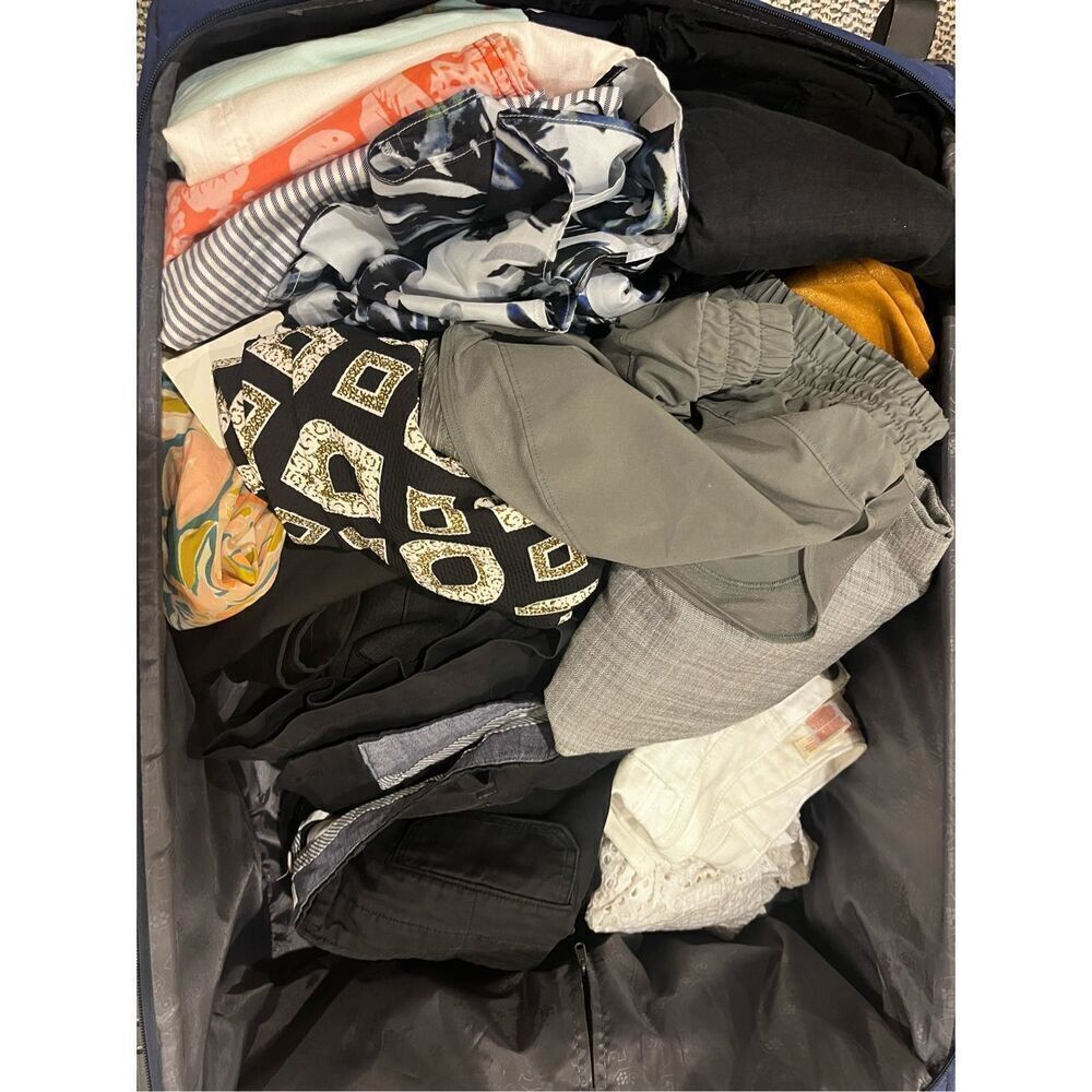 50-Piece Women's Brand Name Clothing Bundle – Calvin Klein, Nike, Zara, Boutique - Picture 3 of 6